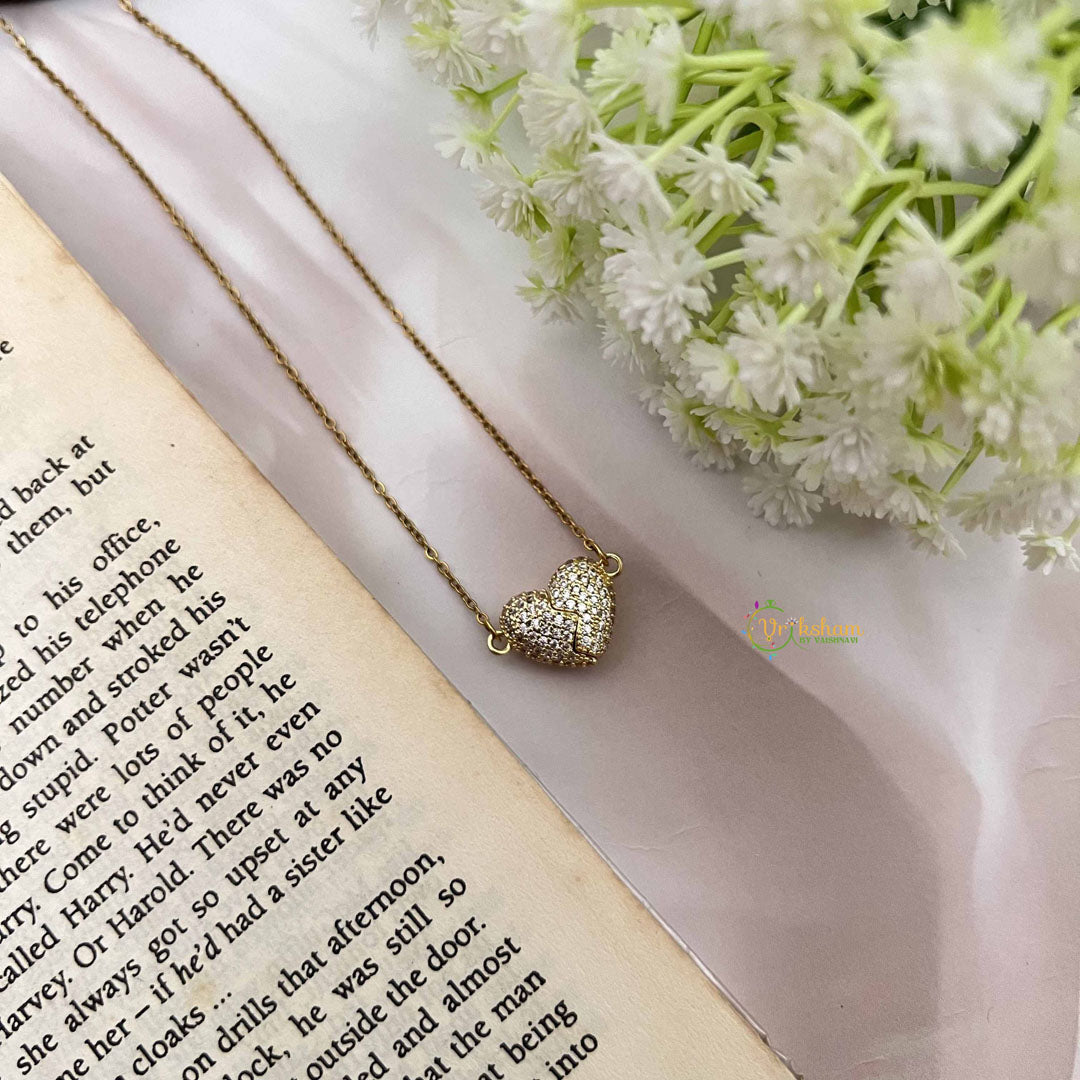 Two Souls, One Heart – Handcrafted Diamond-Studded Couple’s Necklace Set 👩‍❤️‍👨✨