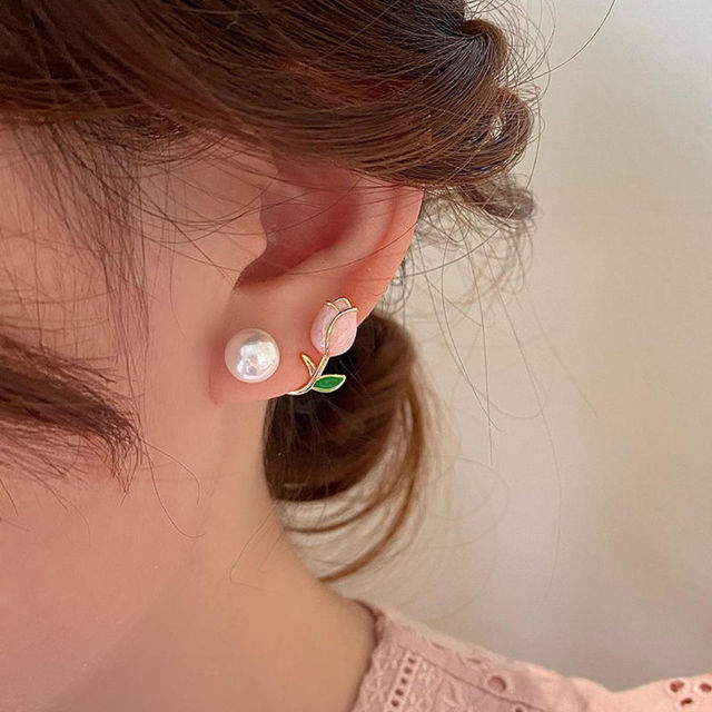 ✨Tulip Pearl Earrings – A Love in Full Bloom 🌷🤍