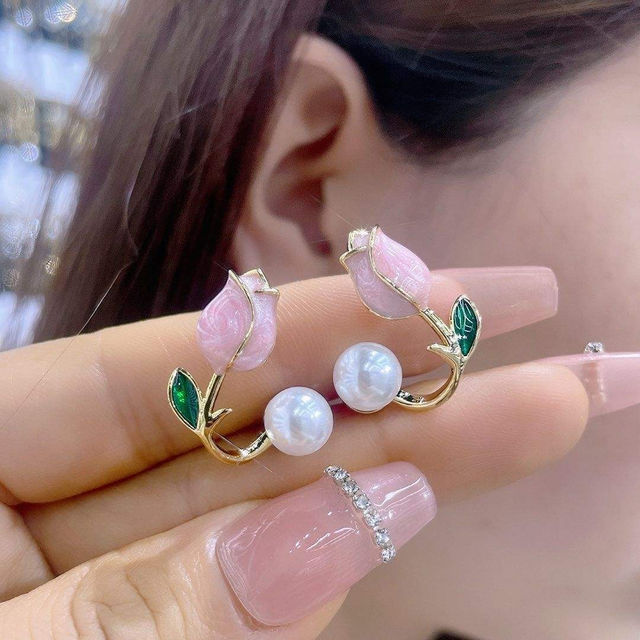 ✨Tulip Pearl Earrings – A Love in Full Bloom 🌷🤍