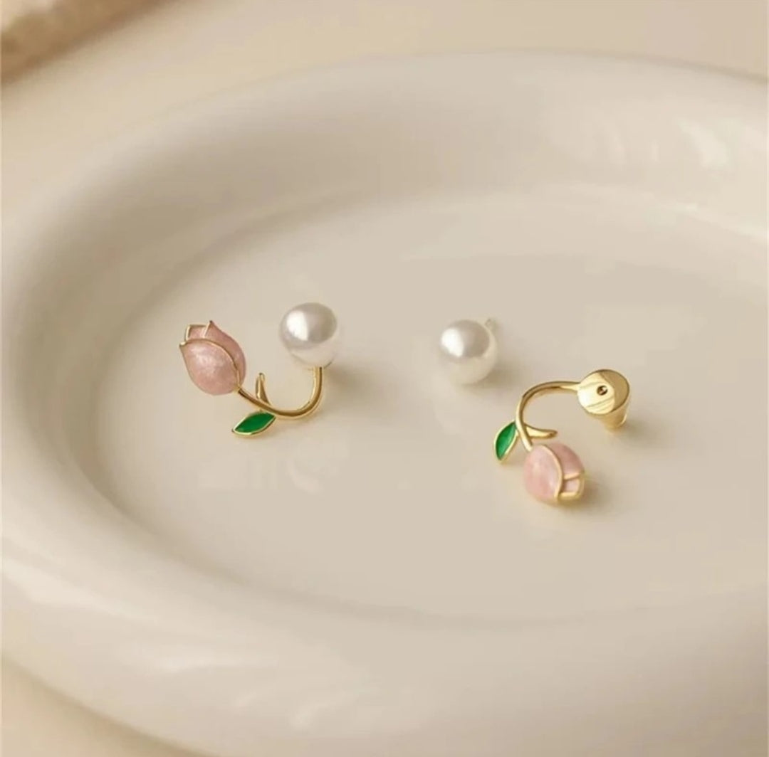 ✨Tulip Pearl Earrings – A Love in Full Bloom 🌷🤍