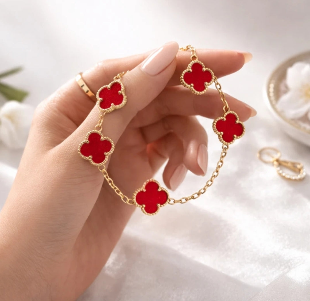 ✨ The "Aura of Luck" Red Clover Bracelet – A Timeless Promise in Gold & Ruby Red 🍀❤️