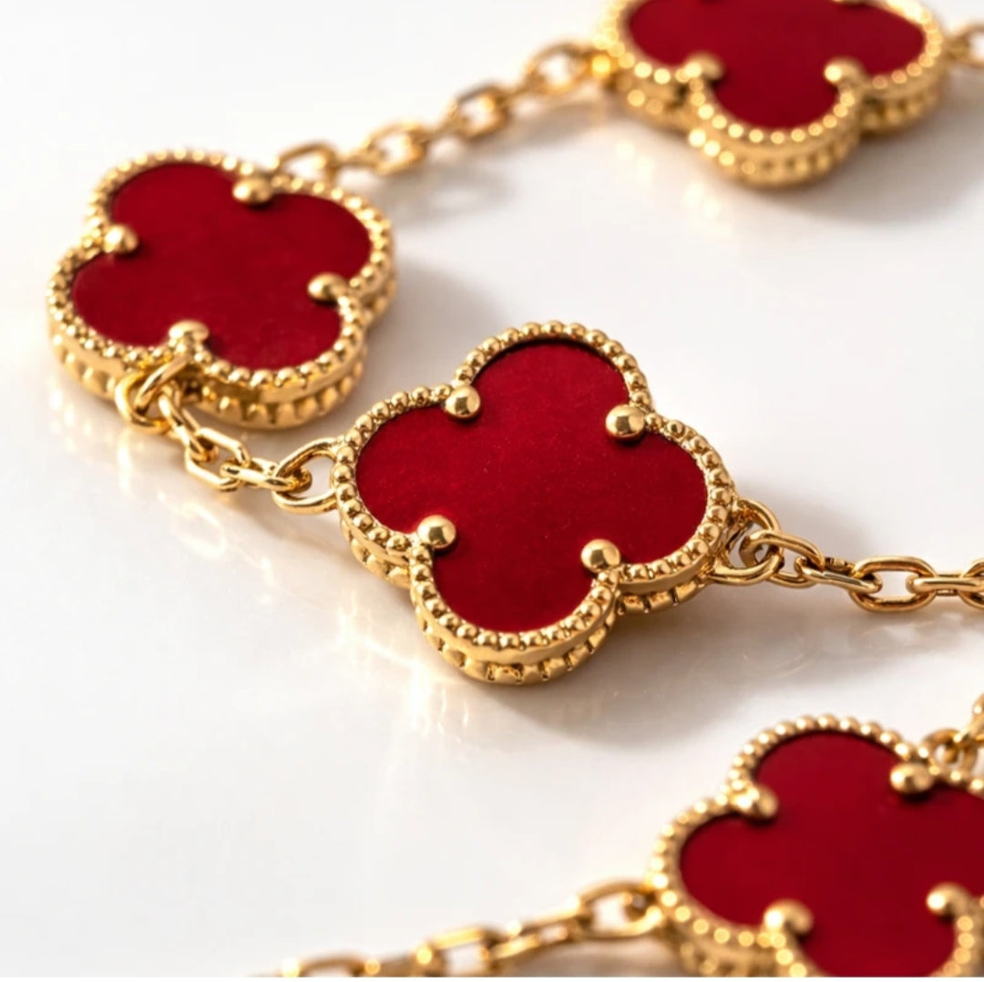 ✨ The "Aura of Luck" Red Clover Bracelet – A Timeless Promise in Gold & Ruby Red 🍀❤️